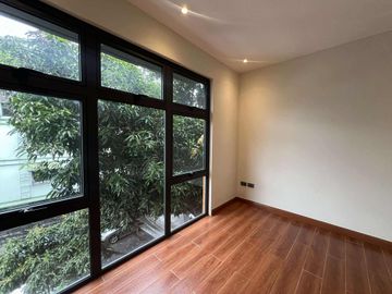 Cubao Semi Furnished Townhouse For Sale with 3 Bedrooms and 2 Car Garage near P. Tuason, Bonny Serrano Quezon City SD