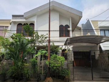 Rumah Dharmahusada Indah  STRATEGIS SIAP HUNI MARMER BAGUS