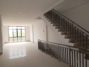 Ruko 4 Lantai Strategis di Sedayu Kelapa Gading – LT 104 m², LB 324 m², Cocok untuk Kuliner & Bisnis