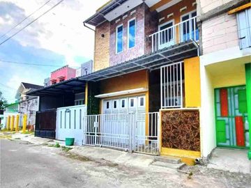 Rumah Bagus 2 Lantai Strategis dekat Manahan Solo