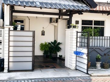 DIJUAL RUMAH SIAP HUNI Di Dukuh Kupang Barat Dekat Kampus Wijaya Kusuma Surabaya