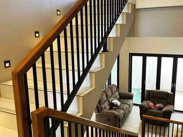 Rumah Mewah Baru 3 lt di Cluster Gajahan Colomadu