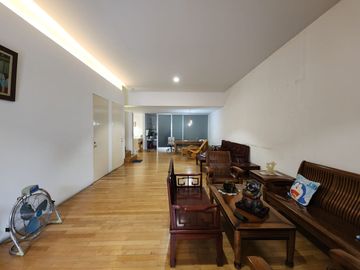 Villa di Komplek Helios ( Polonia )