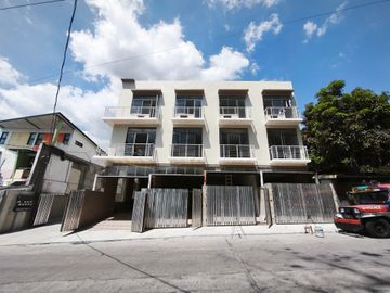 Holy Spirit Quezon City For Sale 3 Storey Townhouse 3 Bedrooms near Shopwise Commonwealth RG