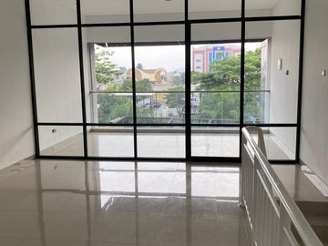 DISEWAKAN RUKO NORTH SORENTO DI GADING SERPONG, LOKASI STRATEGIS