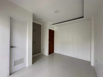 Townhouse for Sale in Tandang Sora Quezon City Modern-MD