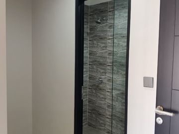 Dijual Rumah New Minimalis Hook di Woodland Citraland Surabaya Barat