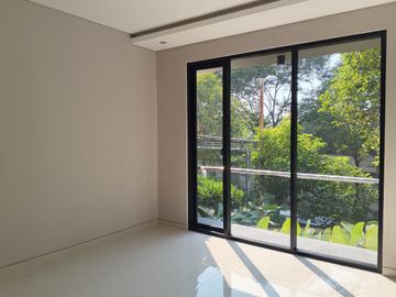 Dijual Rumah New Minimalis Hook di Woodland Citraland Surabaya Barat