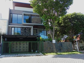 Dijual Rumah New Minimalis Hook di Woodland Citraland Surabaya Barat