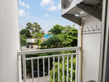 Disewakan Bulanan Murah Apartemen Emerald Bintaro Studio Semi Furnish