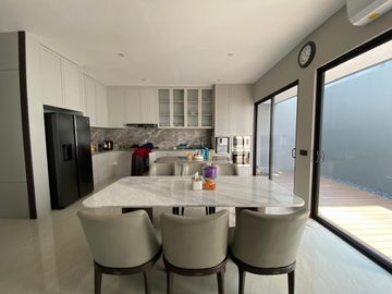 DIJUAL RUMAH DI JALAN BOULEVARD CLUSTER AMATA MOZIA BSD CITY