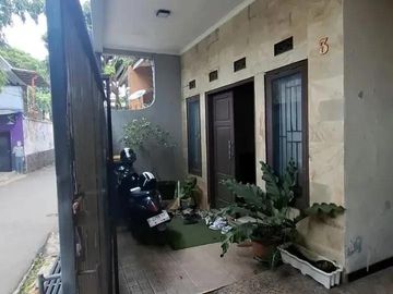 TERMURAH DIJUAL 2,5 LANTAI RUMAH DI DAERAH CIKUTRA BANDUNG LOKASI DEKAT DENGAN RS SANTO YUSUF