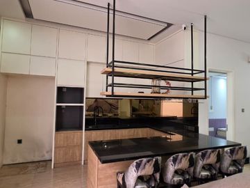 DISEWAKAN RUMAH CANTIK DI CLUSTER PELICAN GADING SERPONG