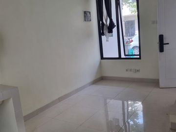 Disewa Rumah Modern 2 LT Semi Furnished di Cluster Kana Harapan Indah