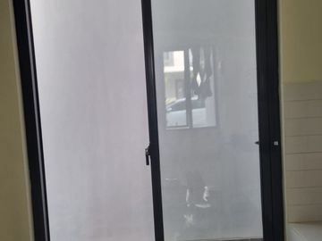 Disewa Rumah Modern 2 LT Semi Furnished di Cluster Kana Harapan Indah