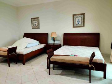 dijual villa di Megamendung ada kolam renang fully furnished bagus bersih sejuk aman view gunung