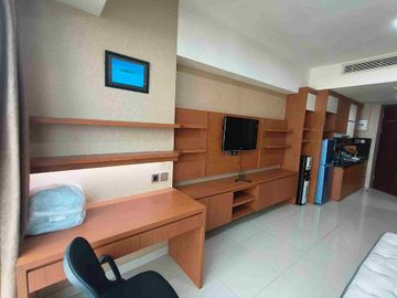 U Residence tower 3, full furnished, view timur UPH dan connection supermal Karawaci