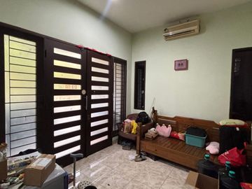 Ss.963 - Murah !! Dijual Rumah Hook Luas 430 Siap Huni di Jalan Utama Hadap Selatan di Belakang Mall Gading