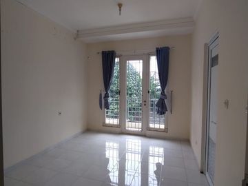 Dijual Rumah 2 Lantai Minimalis Hadap Selatan Siap Huni Sutera Feronia Alam Sutera