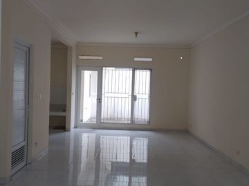 Dijual Rumah 2 Lantai Minimalis Hadap Selatan Siap Huni Sutera Feronia Alam Sutera