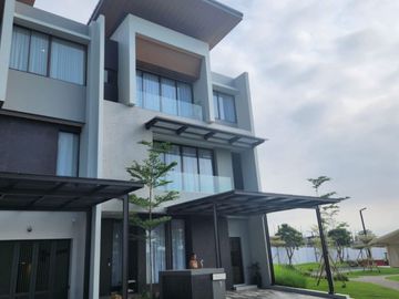Di Jantung Summarecon Serpong Ardea, Rumah Bergaya Tropis Modern