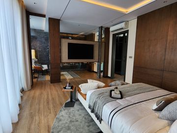 Di Jantung Summarecon Serpong Ardea, Rumah Bergaya Tropis Modern