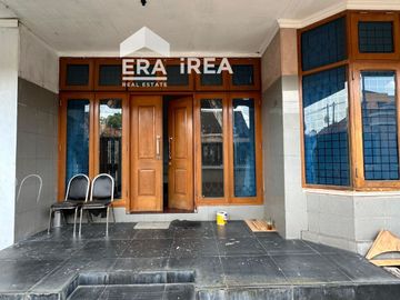 RUMAH DIJUAL DI SOLO DEKAT SINGOSAREN PLAZA