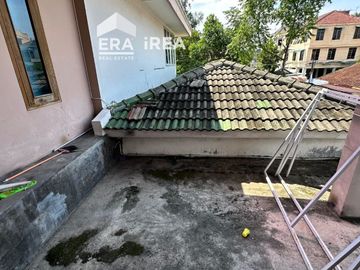 RUMAH DIJUAL DI SOLO DEKAT SINGOSAREN PLAZA