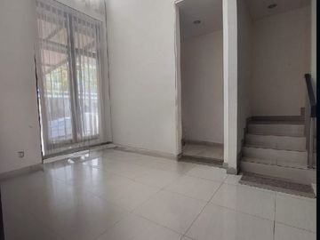 Rumah 3lt luas 8x14 112meter 4KT Cluster Maninjau Asya JGC Jakarta Garden City