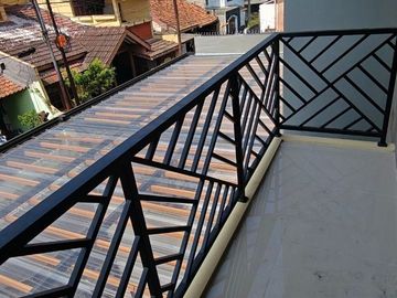 Rumah Baru Minimalis 2 Lantai Siap Huni bisa KPR di Arcamanik Dkat Antapani, Kota Bandung