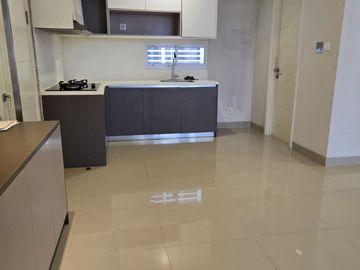 Dijual Cepat aparterment Rainbow Condovilla lantai Ground, Summarecon Serpong.