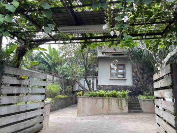 RUMAH DGN TAMAN LUAS DI PONCOL RAYA CIRENDEU