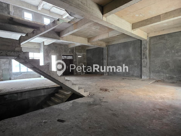 DIJUAL RUMAH 4 TINGKAT KOMPLEK VOLLA MAKMUR GARDEN JALAN AMIR HAMZAH - MEDAN BARAT (hendy)