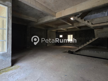 DIJUAL RUMAH 4 TINGKAT KOMPLEK VOLLA MAKMUR GARDEN JALAN AMIR HAMZAH - MEDAN BARAT (hendy)
