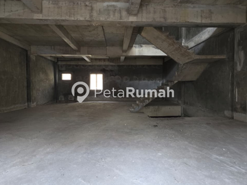DIJUAL RUMAH 4 TINGKAT KOMPLEK VOLLA MAKMUR GARDEN JALAN AMIR HAMZAH - MEDAN BARAT (hendy)