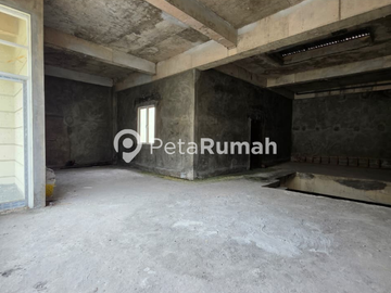 DIJUAL RUMAH 4 TINGKAT KOMPLEK VOLLA MAKMUR GARDEN JALAN AMIR HAMZAH - MEDAN BARAT (hendy)
