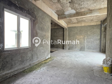 DIJUAL RUMAH 4 TINGKAT KOMPLEK VOLLA MAKMUR GARDEN JALAN AMIR HAMZAH - MEDAN BARAT (hendy)