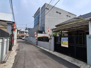 Rumah Bagus Strategis di Jalan Kesehatan Bintaro Jakarta Selatan