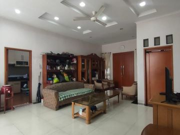 Rumah Bagus Strategis di Jalan Kesehatan Bintaro Jakarta Selatan