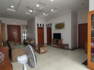 Rumah Bagus Strategis di Jalan Kesehatan Bintaro Jakarta Selatan