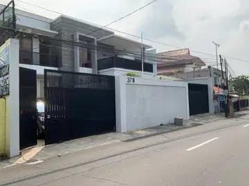 RUMAH TROPICAL MINIMALIS DI CIPINANG MUARA RAYA – LT 405 M², 7 KT, SIAP HUNI!