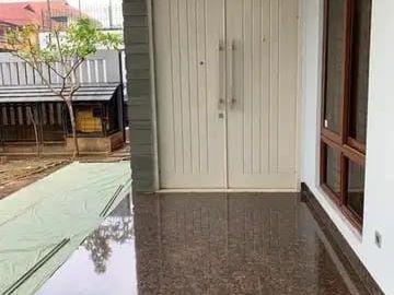 RUMAH TROPICAL MINIMALIS DI CIPINANG MUARA RAYA – LT 405 M², 7 KT, SIAP HUNI!