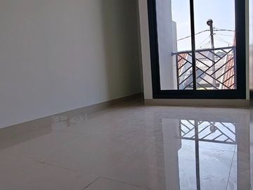 Rumah Baru 2 Lantai Siap Huni di Arcamanik, Dekat Antapani, Kota Bandung