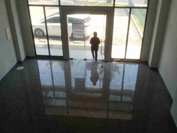 Disewakan Ruko Premium Hadap Jalan Boulevard Summarecon Bekasi.