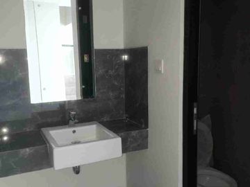 Disewakan Ruko Premium Hadap Jalan Boulevard Summarecon Bekasi.