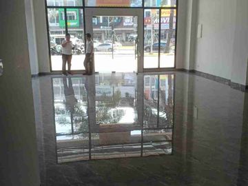 Disewakan Ruko Premium Hadap Jalan Boulevard Summarecon Bekasi.