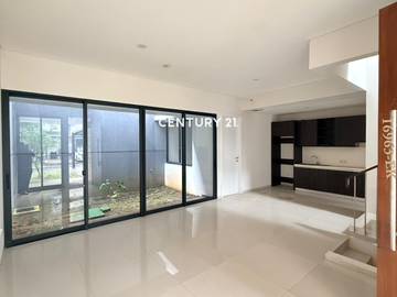 Dijual rumah siap huni di Kebayoran Residence Bintaro Jaya Sektor 7