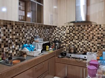 Dijual Rumah 2 Lantai Full Furnished di Grand Poris Tangerang – SHM, Siap Huni, Harga Rp1,5 M Nego