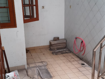 Jual Rumah Terawat Kelapa Gading Residence Pelangi Merah Plafon Tinggi dan Bangunan Kokoh