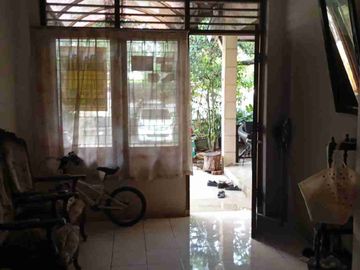 Rumah Lama Dalam Komplel PLN Gandul Cinere Depok